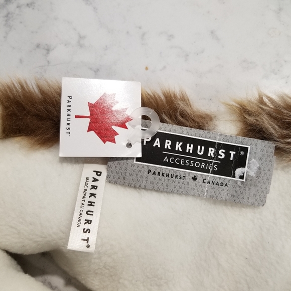 🧣FAUX FUR SET OF STOLE AND GLOVES. - Picture 7 of 11